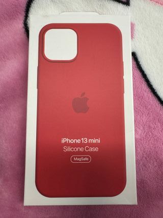 Custodia MagSafe in silicone rosso per iPhone 13 mini