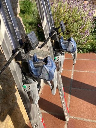 Esquís alpinos marca VÖLK AC2