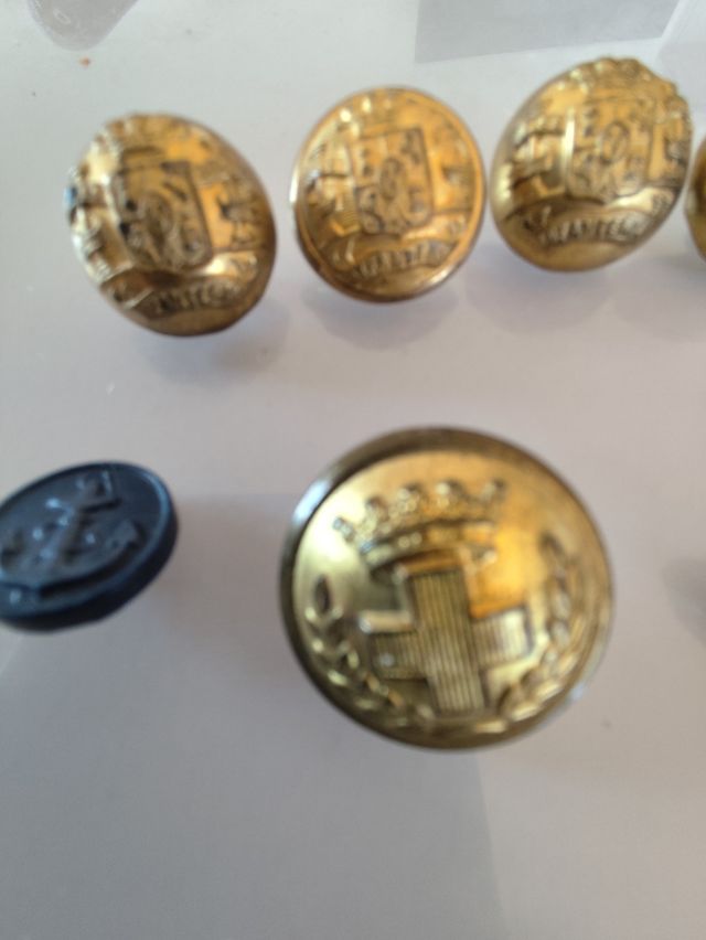 Lote 7 botones militares antiguos