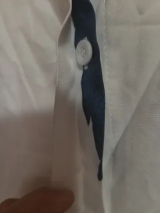 Camisa de mujer con estampado floral azul