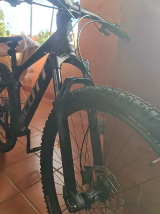 Bicicleta Scott Scale 940 M Carbono 2025