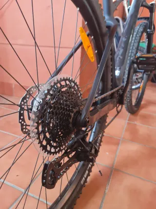 Bicicleta Scott Scale 940 M Carbono 2025