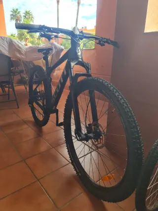 Bicicleta Scott Scale 940 M Carbono 2025