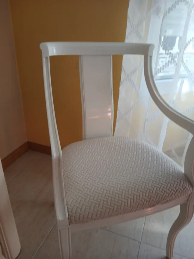 Mesa lacada en blanco 200 x 100 y 6 sillas