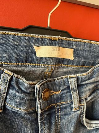 Pantalones vaqueros acampanados Stradivarius