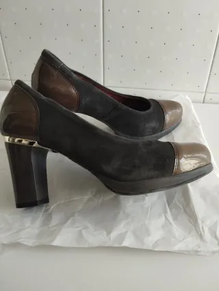 Zapatos salón grises estilo Chanel. Talla 36