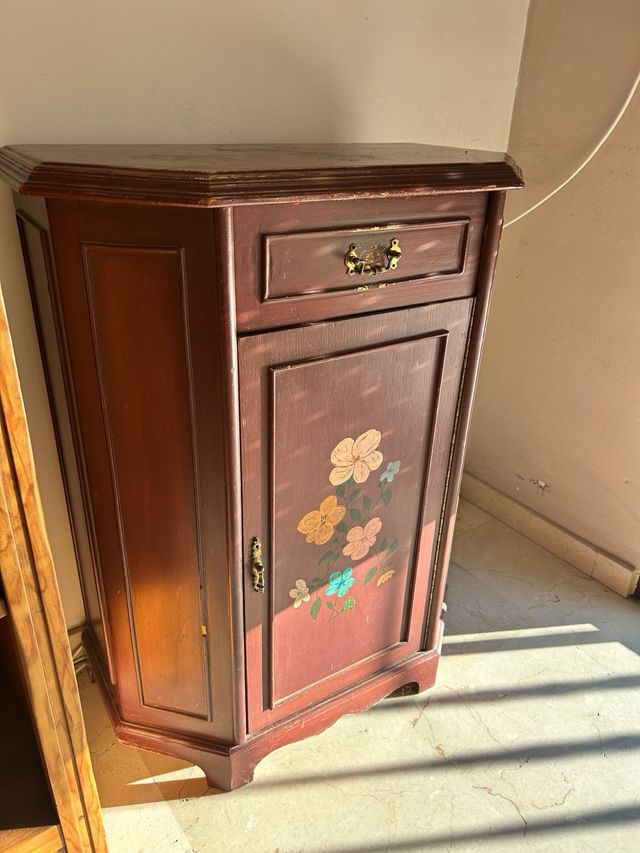 Mueble auxiliar de madera