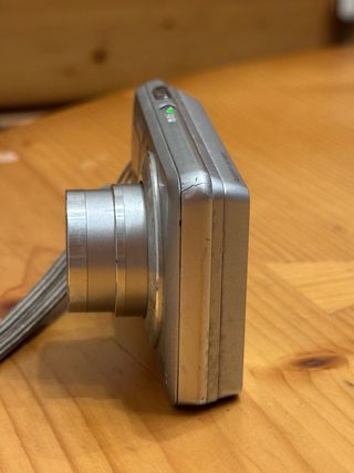 Digicam Sony CyberShot W520 14.1MP Camara Compacta