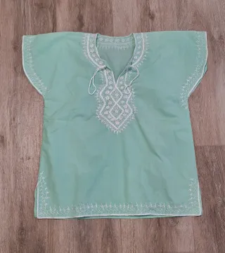 Blusa verde bordada talla única