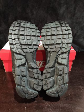 T42 W Nike Zoom Vomero 5 Se 