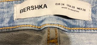 Pantalones vaqueros Bershka con pintura