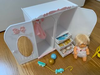 Barriguitas con armario, trona, balancin y accesor