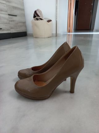 Pack tacones beige y negros