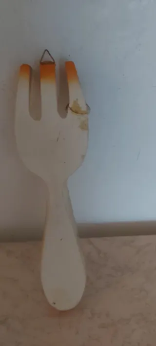 Decorazione da parete a forma di forchetta