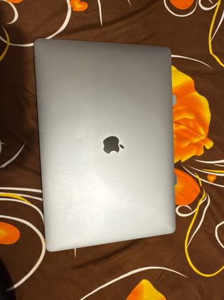 MacBook Pro 16 2019 touch bar and touch id