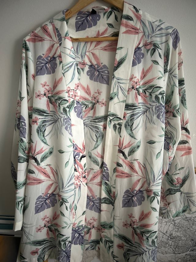 Chaqueta H&M Estampada Talla M