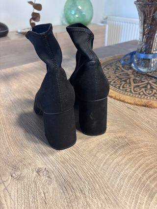 Botines negros Stradivarius