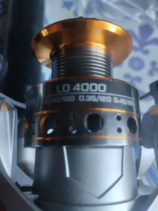 Caña de pescar antigua 3.80 m más carrete 4000