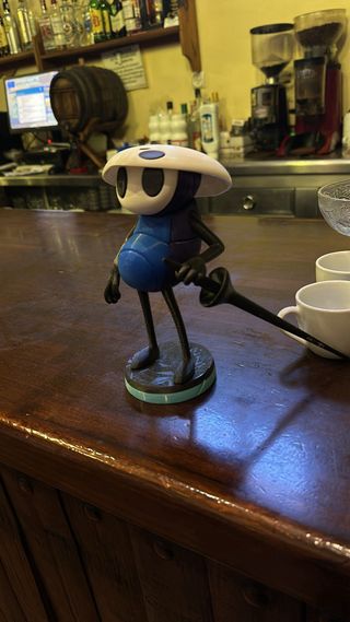 Figura Quirrel Hollow Knight