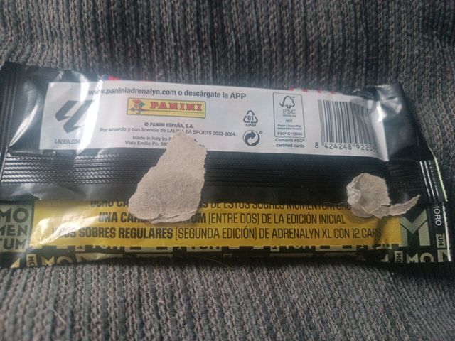 Sobre Adrenalyn XL Momentum Oro 23/24