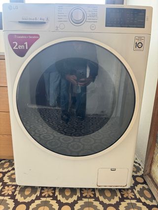 Lavadora y Secadora LG 8/4kg + Nevera Beko combi
