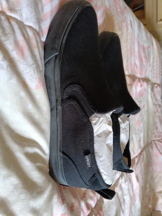 Zapatillas Oakley B1B Clásicas Slip On Negras
