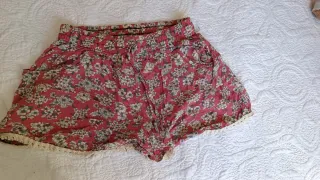 Bermudas playeras florales