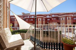 Casa adosada en venta en Cúllar Vega