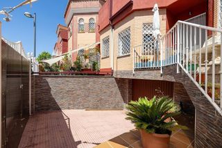 Casa adosada en venta en Cúllar Vega