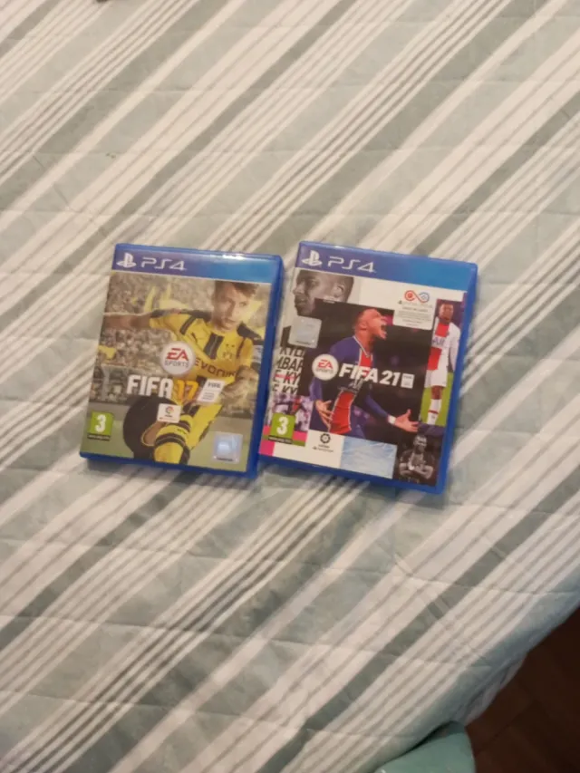 FIFA 17 y FIFA 21 PS4