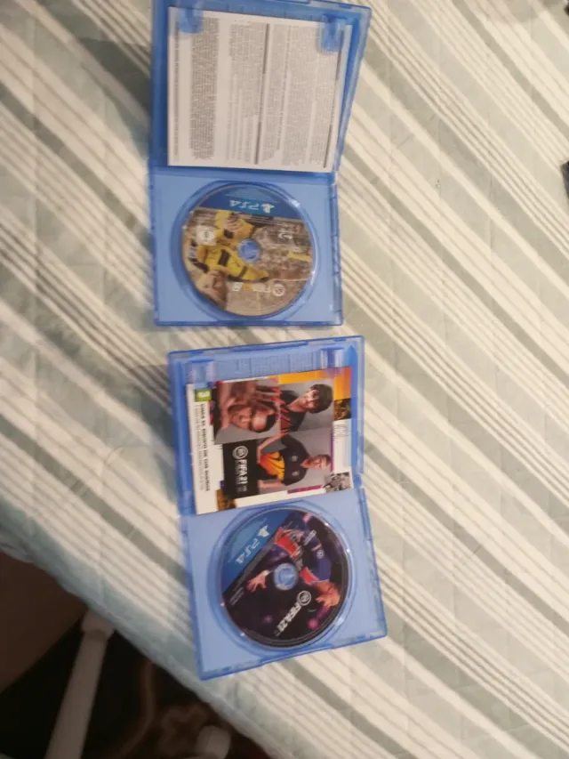 FIFA 17 y FIFA 21 PS4