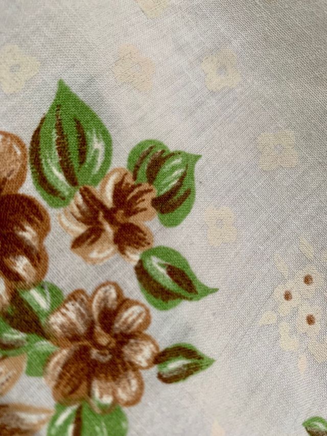 Tovaglioli vintage floreali marroni e bianchi