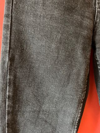 Pantalones vaqueros negros rectos Stradivarius