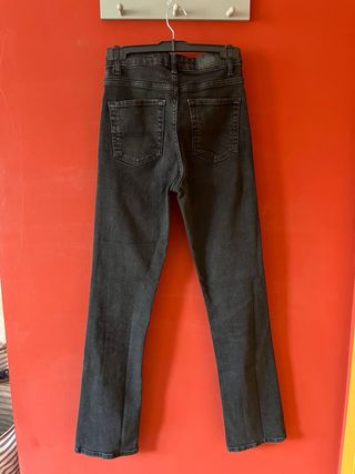 Pantalones vaqueros negros rectos Stradivarius