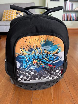 Mochila Nikodom con ruedas y asa extensible.