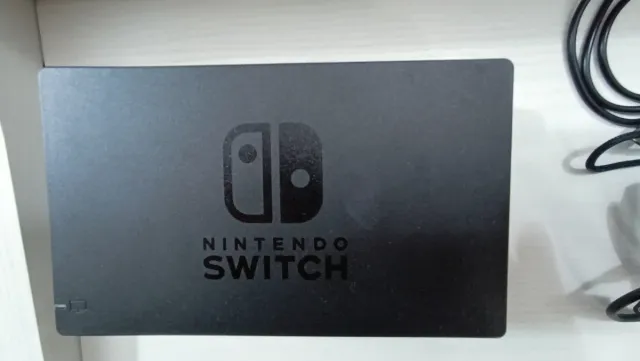 Nintendo Switch V2 Console Neon Blu/Red - BUNDLE