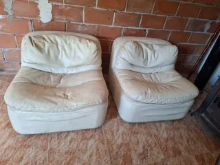 2 poltrone in pelle bianca