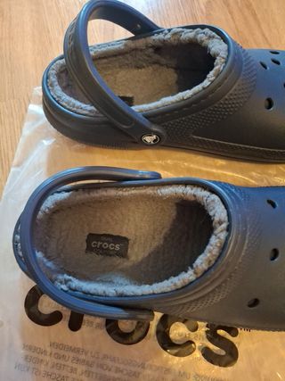 Crocs forrados azul marino oscuro talla 40/41