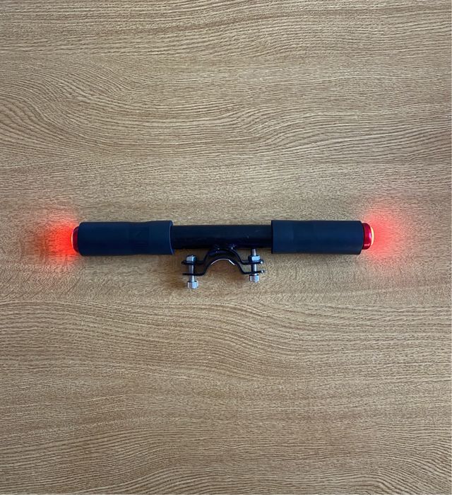 Barra con luces LED patinete