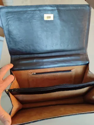 Bolso piel negro cocodrilo dorado