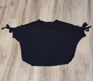 Blusa azul marino con lazos