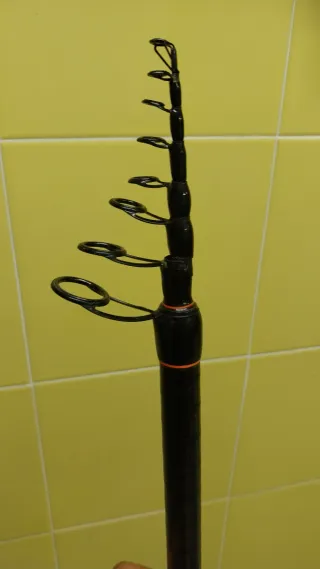 Caña de pescar telescópica