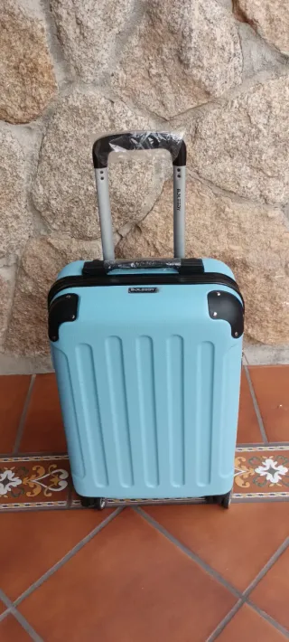 MALETA CABINA AZUL CIELO 55X35X20 NUEVA 