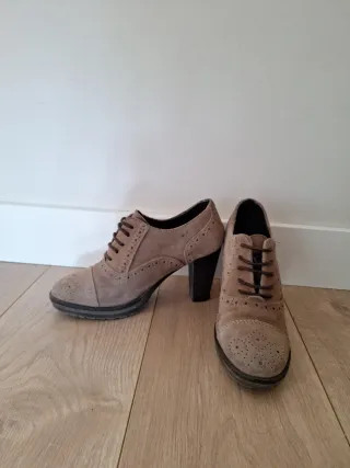 Zapatos de ante con cordones