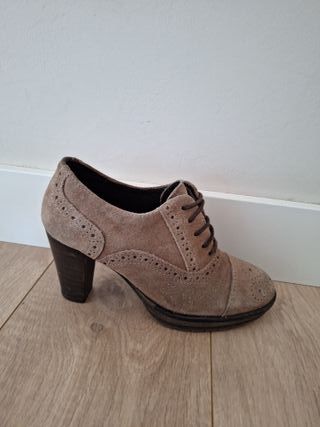 Zapatos de ante con cordones