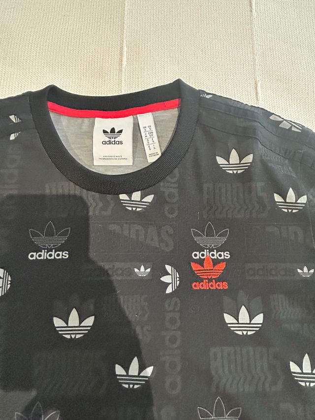 Camiseta Adidas Negra y Roja Talla S