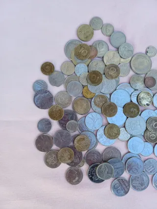 Lote de 106 monedas  variadas 