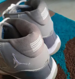 Zapatillas Jordan 11 Gris Blancas