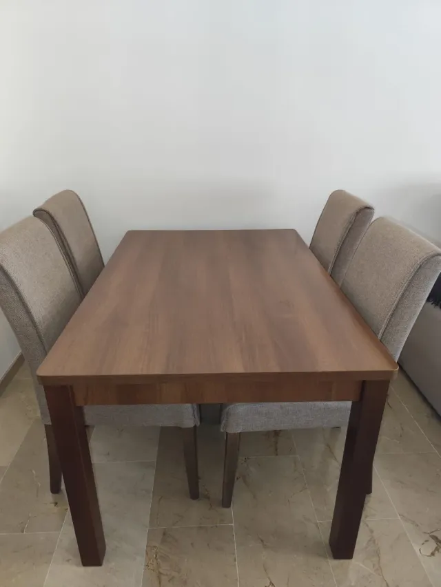 Mesa de comedor extensible de madera
