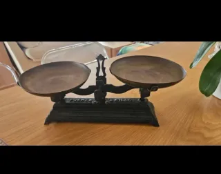 Báscula antigua de cocina